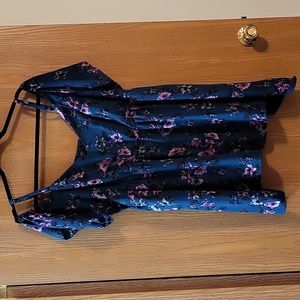 Torrid Cold Shoulder Babydoll Top size Torid 2 NWOT